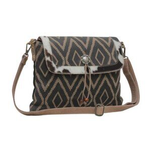 Contrasting Pattern Crossbody Bag – Eye-Catching & Stylish Everyday Carry